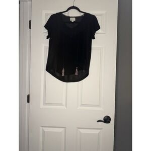 June And Ivy Short Sleeve V Neck Lace Tassel Top Small Black
